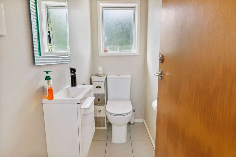 Photo of property in 54 Newhaven Terrace, Mairangi Bay, Auckland, 0630