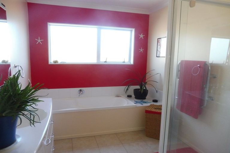 Photo of property in 9 Suffolk Drive, Otamatea, Whanganui, 4500