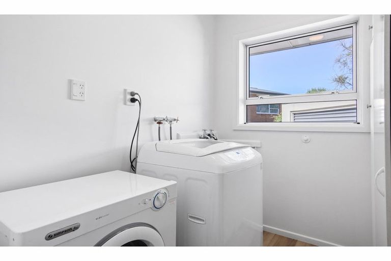 Photo of property in 19 Lombard Place, Avonhead, Christchurch, 8042