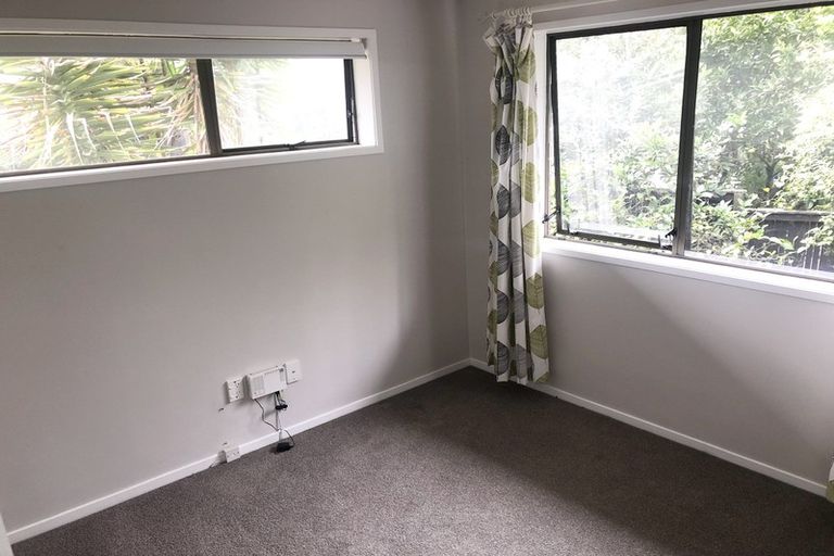 Photo of property in 6 Lewisham Street, Highland Park, Auckland, 2010