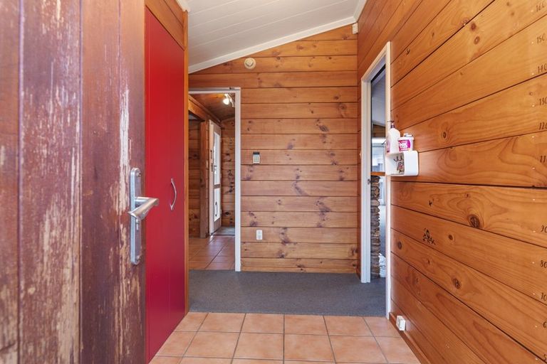 Photo of property in 20 Willow Avenue, Hannahs Bay, Rotorua, 3010