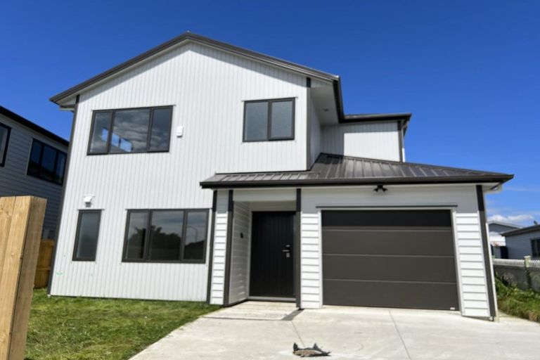 Photo of property in 2 Fiesta Drive, Half Moon Bay, Auckland, 2012