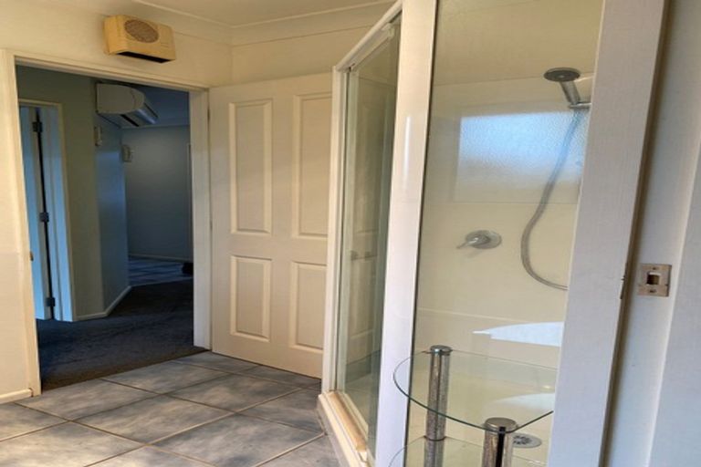 Photo of property in 105a Peverel Street, Riccarton, Christchurch, 8041