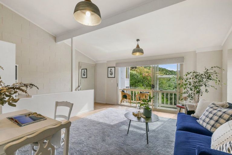 Photo of property in 2/8 Narbada Crescent, Khandallah, Wellington, 6035