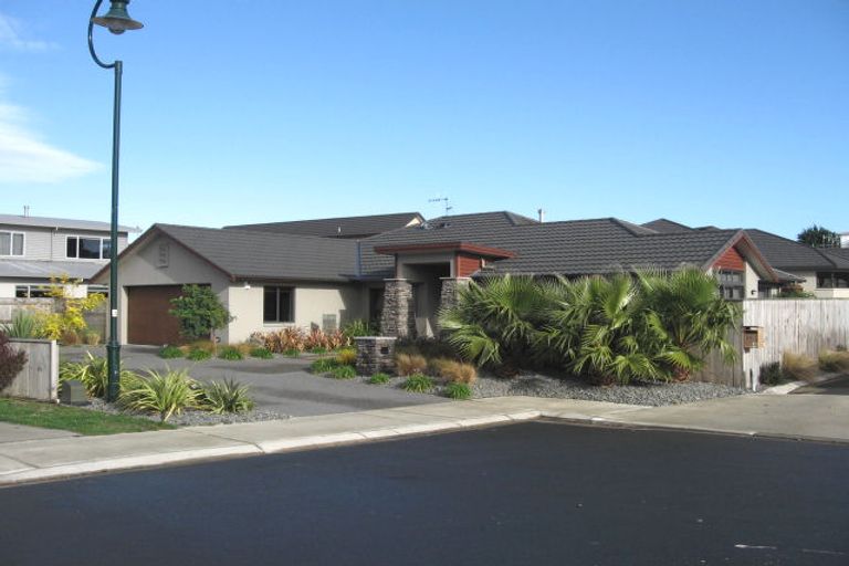 Photo of property in 62 Margaret Road, Raumati Beach, Paraparaumu, 5032