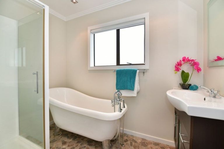 Photo of property in 53a Swann Beach Road, Stanmore Bay, Whangaparaoa, 0932