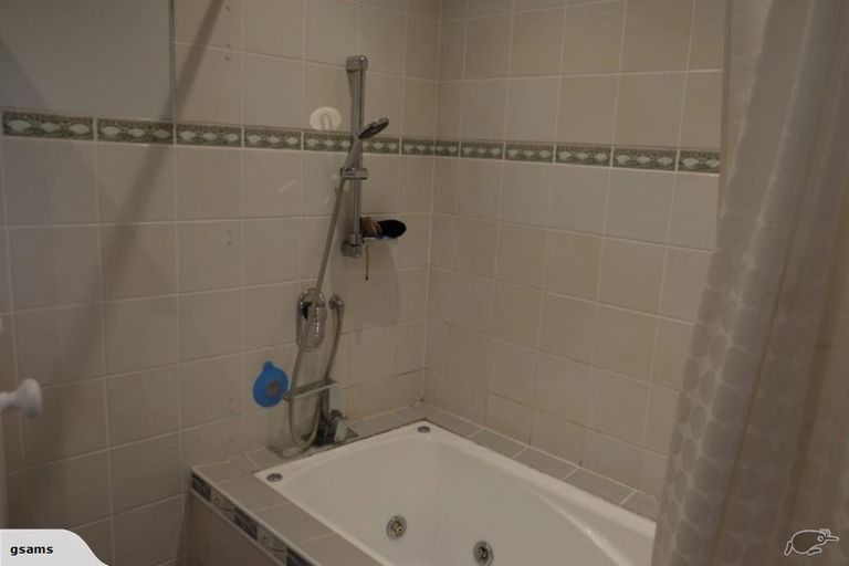 Photo of property in 132 Wadestown Road, Wadestown, Wellington, 6012