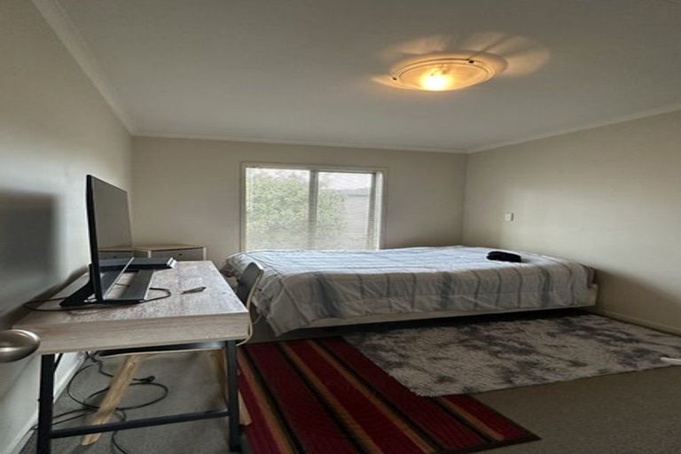 Photo of property in 63 Barnea Circle, Glen Eden, Auckland, 0602