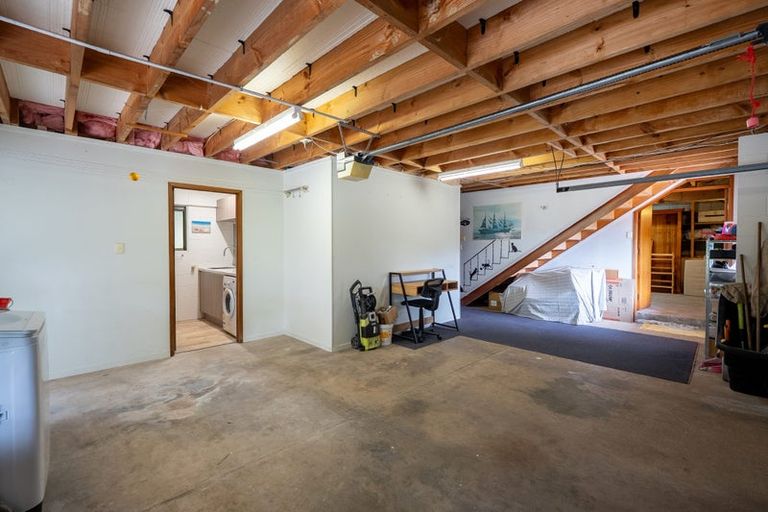 Photo of property in 2/13 Coronation Road, Hillcrest, Auckland, 0627