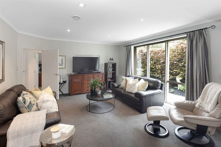 Photo of property in 135a Avonhead Road, Avonhead, Christchurch, 8042