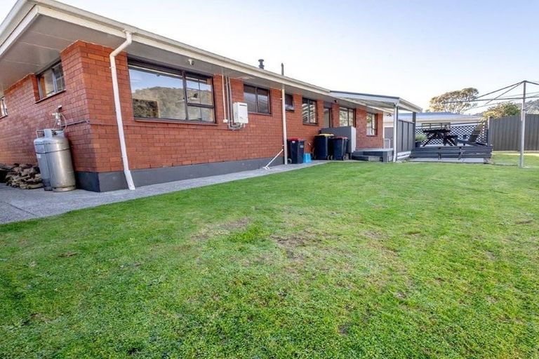 Photo of property in 5 Mitchell Place, Cobden, Greymouth, 7802