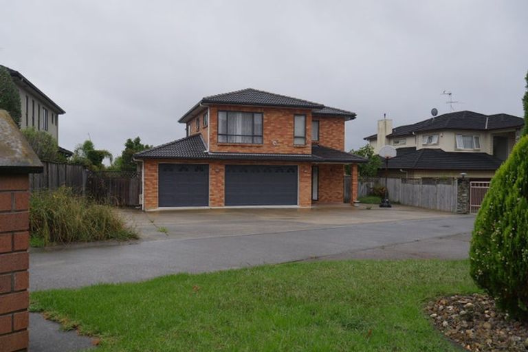 Photo of property in 24 Armstrong Farm Drive, East Tamaki Heights, Auckland, 2016