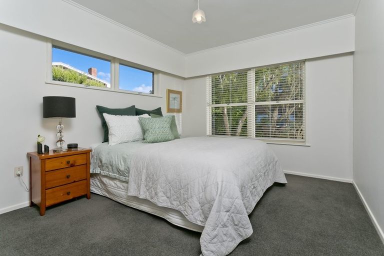 Photo of property in 2/43 Northumberland Avenue, Belmont, Auckland, 0622