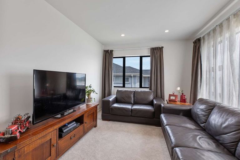 Photo of property in 46 Resolution Drive, Gulf Harbour, Whangaparaoa, 0930