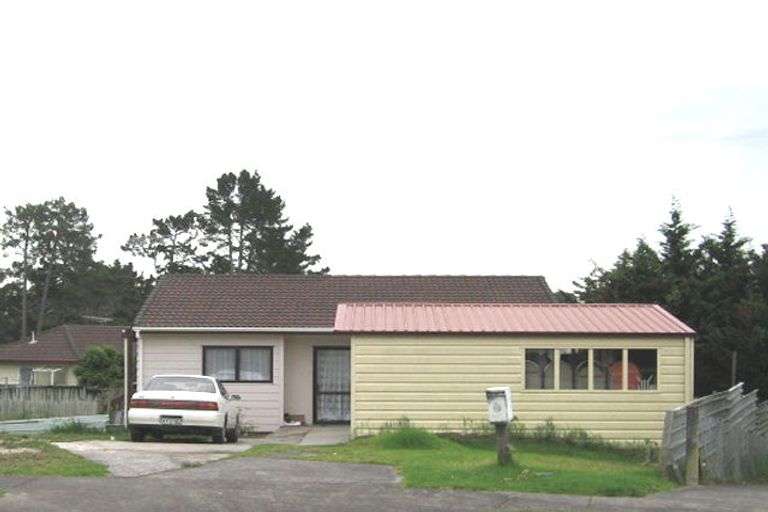 Photo of property in 46 Hassan Drive, Massey, Auckland, 0614