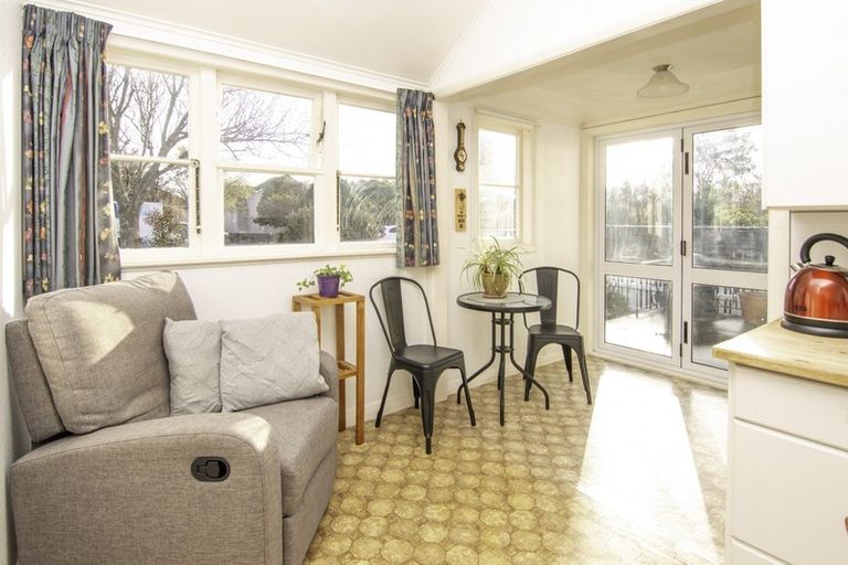 Photo of property in 25 Ihle Street, Terrace End, Palmerston North, 4410