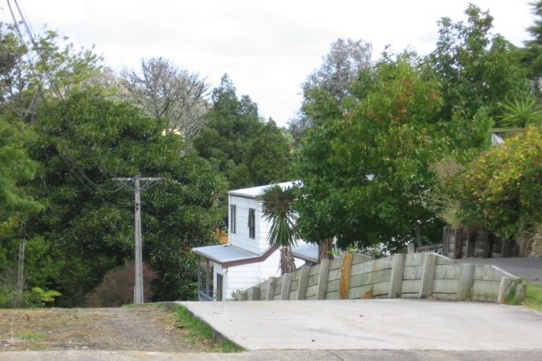 Photo of property in 3/63 Beach Haven Road, Beach Haven, Auckland, 0626