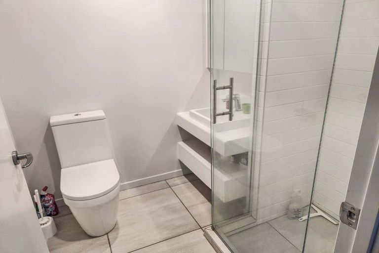 Photo of property in Pinnacle Apartments, E702/160 Victoria Street, Te Aro, Wellington, 6011