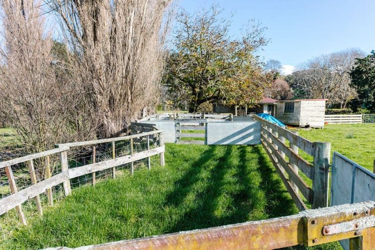 Photo of property in 36 Riverdale Road, Dannevirke, 4930