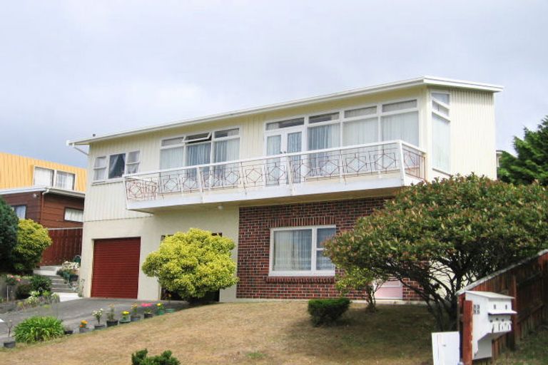 Photo of property in 11 Maple Grove, Kingston, Wellington, 6021