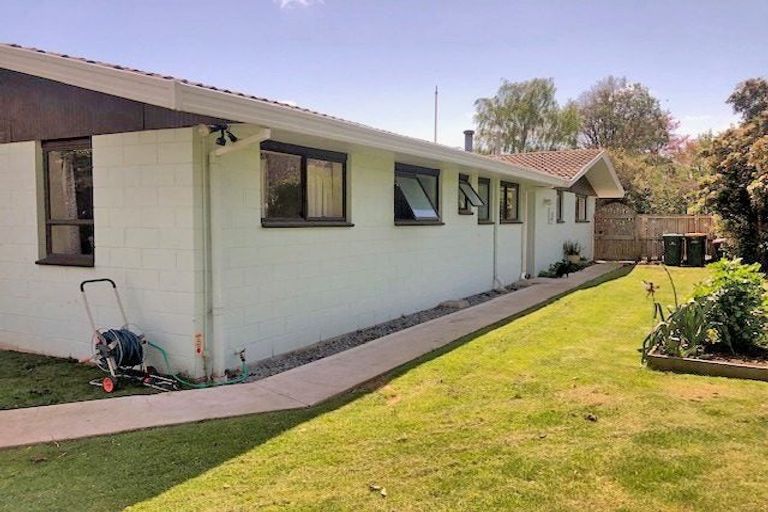Photo of property in 14 Taiaroa Place, Southbridge, 7602