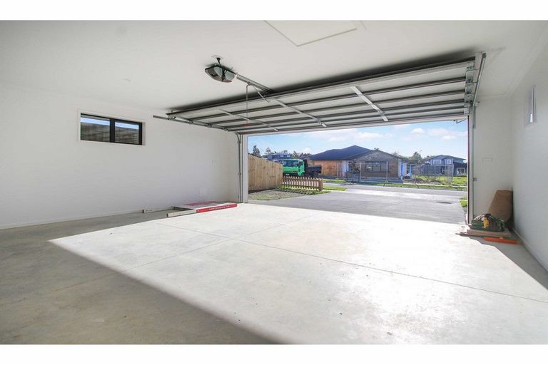 Photo of property in 22 Nellie Drive, Kumeu, 0810