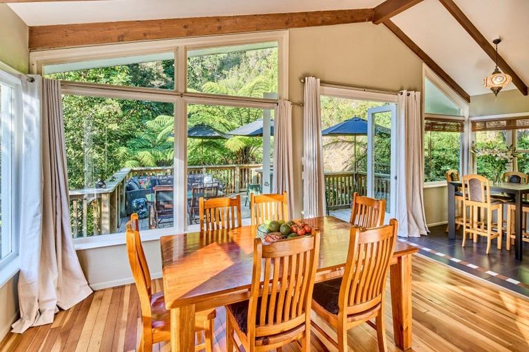 Photo of property in 194 Eastern Hutt Road, Taita, Lower Hutt, 5019