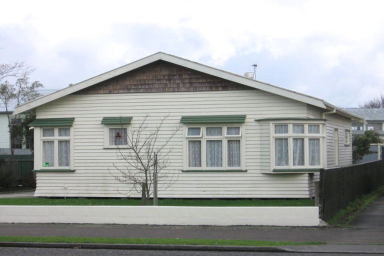 Photo of property in 5 Marne Street, Hokowhitu, Palmerston North, 4410