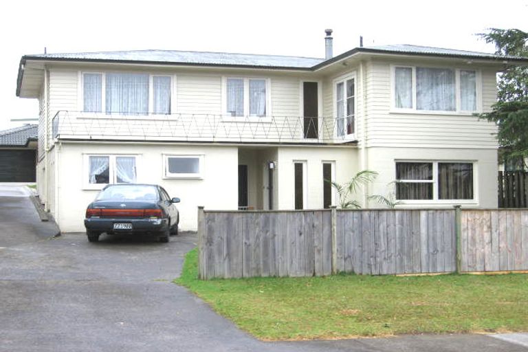 Photo of property in 72a Farquhar Road, Glendene, Auckland, 0602