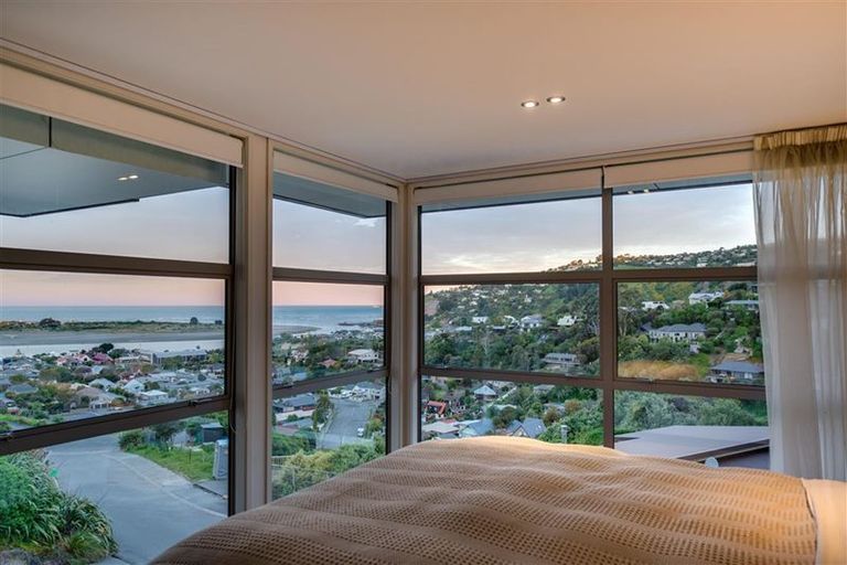 Photo of property in 6 Challenger Lane, Redcliffs, Christchurch, 8081