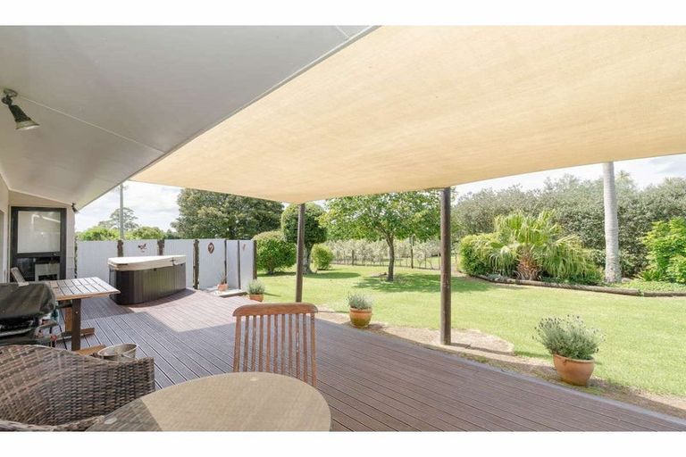 Photo of property in 38 Riddell Road, Kerikeri, 0230