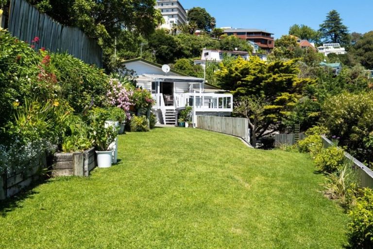 Photo of property in 13 Denholm Road, Hospital Hill, Napier, 4110