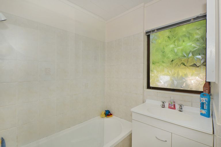 Photo of property in 14 Tikorangi Place, Morningside, Whangarei, 0110