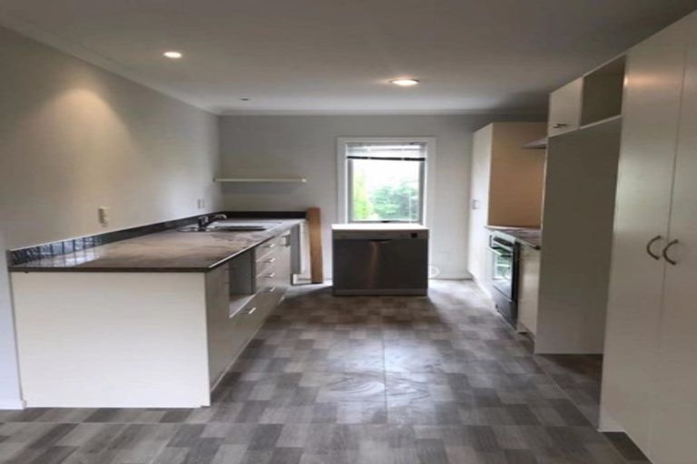 Photo of property in 11 Fifeshire Street, Belmont, Auckland, 0622