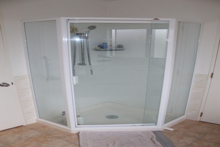 Photo of property in 2/15 Manuka Road, Bayview, Auckland, 0629