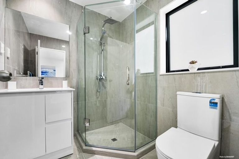 Photo of property in 7 Liban Place, Massey, Auckland, 0614