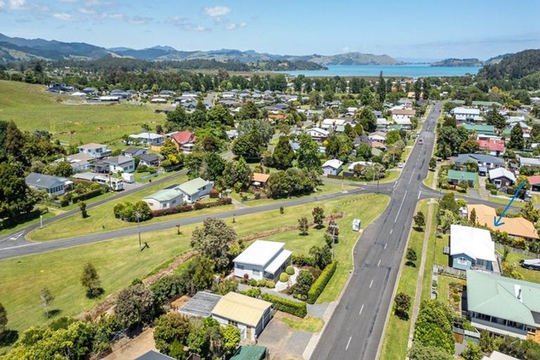 Photo of property in 20 Kauri Grove, Coromandel, 3506