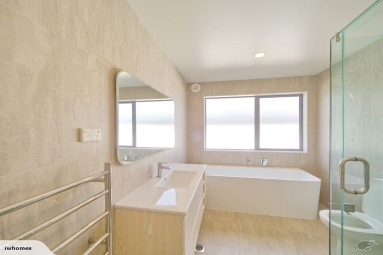 Photo of property in 247 West Hoe Heights, Orewa, 0931