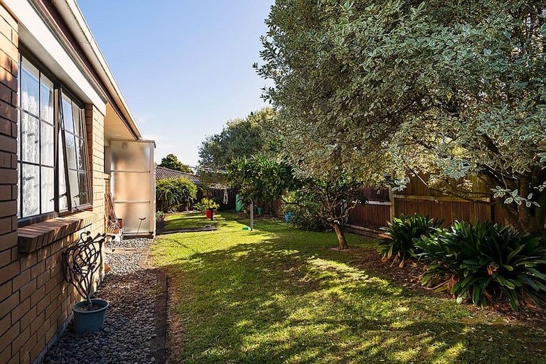 Photo of property in 39 Frank Evans Place, Henderson, Auckland, 0610