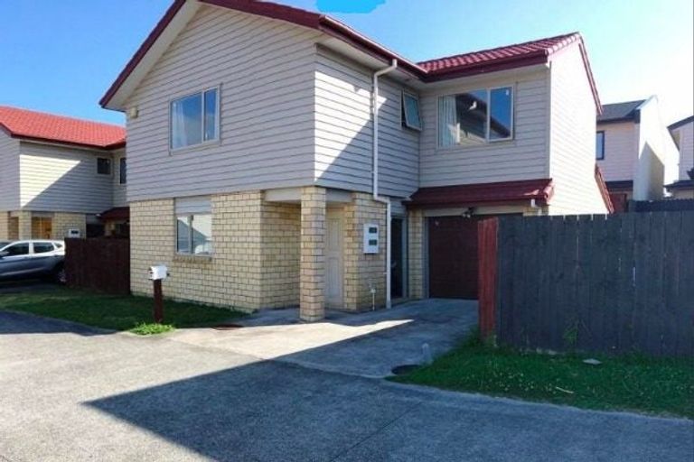 Photo of property in 18 Tavua Lane, Ranui, Auckland, 0612