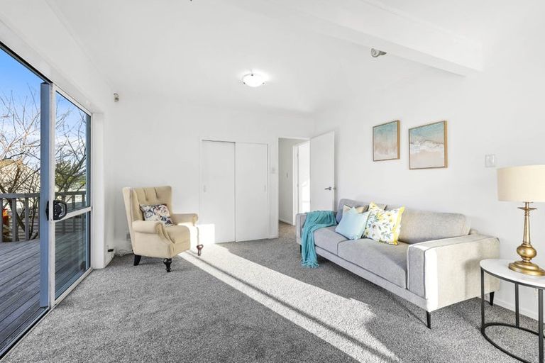 Photo of property in 10 La Trobe Street, Pakuranga Heights, Auckland, 2010