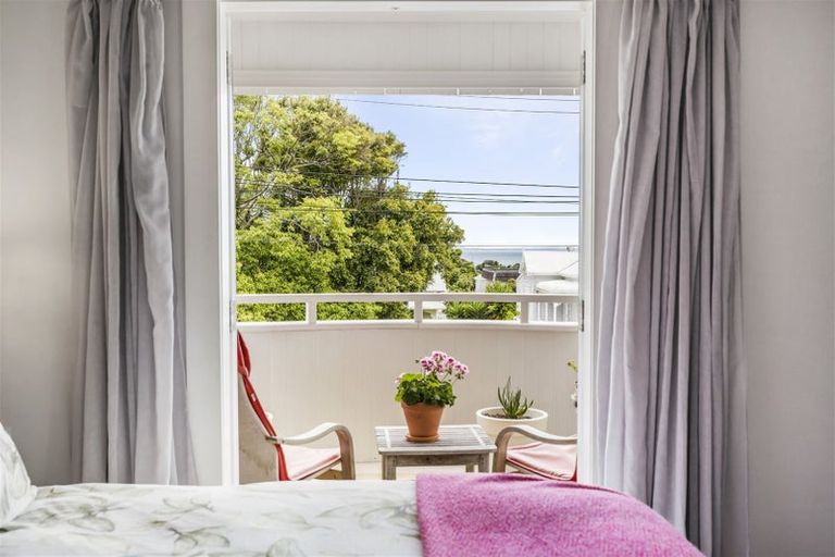 Photo of property in 5 Turnbull Road, Narrow Neck, Auckland, 0624