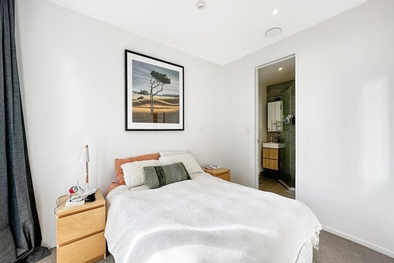 Photo of property in 401/1 Buscomb Avenue, Henderson, Auckland, 0610