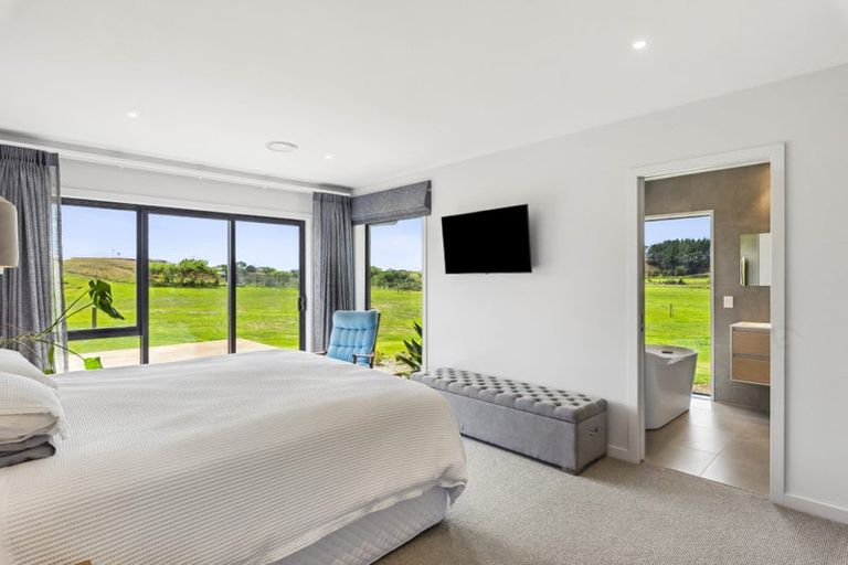 Photo of property in 39 Sandown Road, Te Horo Beach, Otaki, 5581