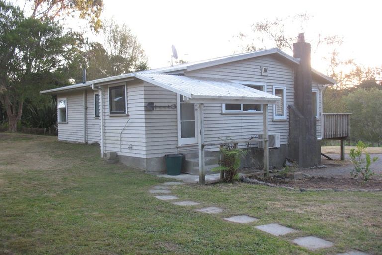 Photo of property in 28 Waterfall Road, Paraparaumu, 5032