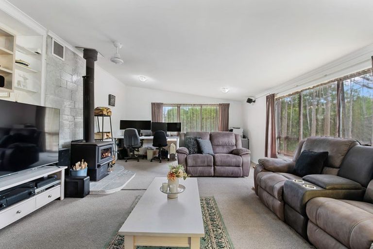 Photo of property in 14 Luke Place, Fairy Springs, Rotorua, 3015