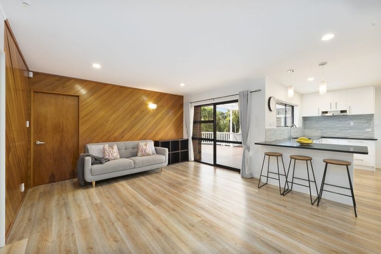 Photo of property in 14 Rhinevale Close, Henderson, Auckland, 0612