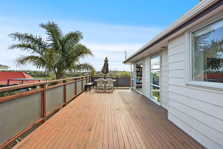 Photo of property in 18 Majesty Place, Half Moon Bay, Auckland, 2012