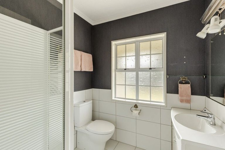 Photo of property in 188 Mangorei Road, Merrilands, New Plymouth, 4312