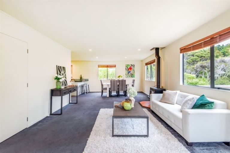 Photo of property in 14 Capilano Place, Glenfield, Auckland, 0629